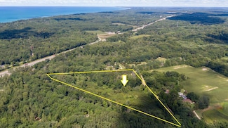 16800 Riverside Dr, Union Pier, MI 49129