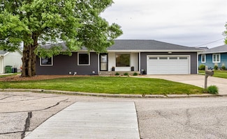 405 Joy Cir, Gilbert, IA 50105