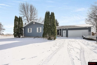 501 Homewood Dr N, Welcome, MN 56181