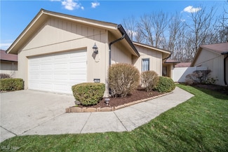 11427 Blodgett Creek Trail, Strongsville, OH 44149