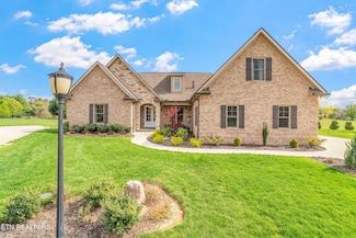 528 E Port Dr, Lenoir City, TN 37772