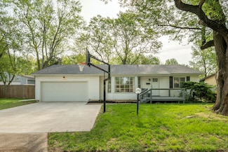 2416 S Westwood Ave, Springfield, MO 65807