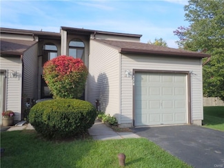 8470 Bubbling Springs Dr, Baldwinsville, NY 13027