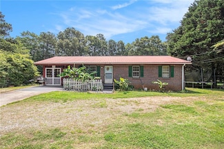 564 Peters St, Statham, GA 30666