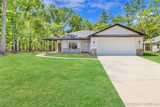 535 Grand Point Blvd, Sunrise Beach, MO 65079