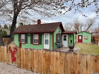 208 W Walnut Ave, Saratoga, WY 82331