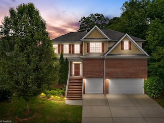 555 Sun Creek Dr, Winston Salem, NC 27104