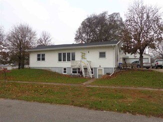 420 W Weare St, Clarksville, IA 50619