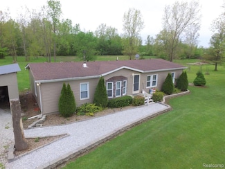 13027 Norman Rd, Brockway, MI 48097