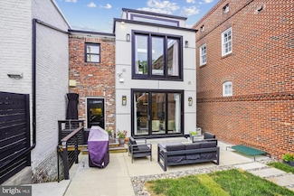 1015 Duke St, Alexandria, VA 22314