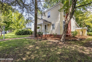 212 S Main St, Bath, NC 27808