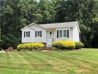 212 Oak Ridge Place, Mount Airy, NC 27030