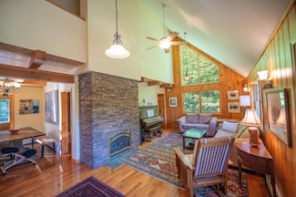 12 Three Streams Way, Wilmington, VT 05363