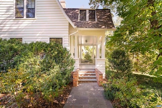 1535 Dairy Rd, Charlottesville, VA 22903