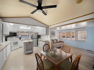 556 Nettles Blvd, Jensen Beach, FL 34957