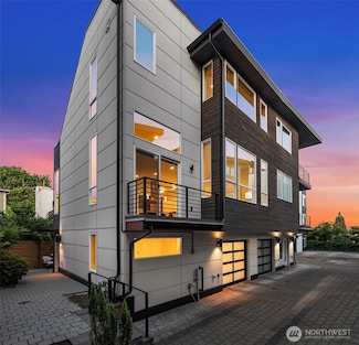818 25th Ave S Unit A, Seattle, WA 98144