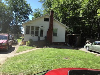 712 Gillespie St, Gillespie, IL 62033