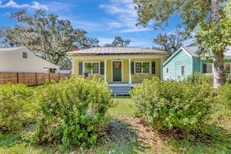 204 S Hampton St, Summerville, SC 29483
