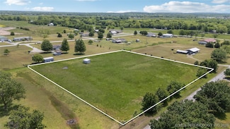 1003 Red Fox Ln, Sperry, OK 74073