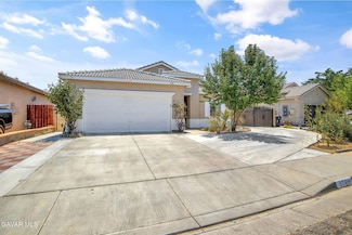 1760 Park Circle Dr, Lancaster, CA 93535