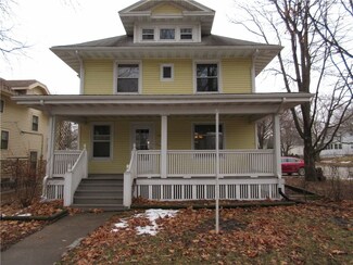 1037 3rd Ave SW, Cedar Rapids, IA 52404