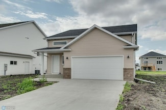 3843 19th St S, Moorhead, MN 56560