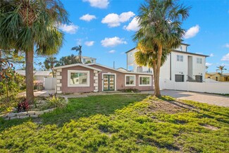 16208 3rd St E, Redington Beach, FL 33708