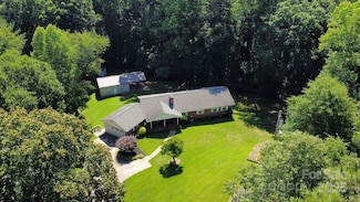 183 Creekside Dr, Forest City, NC 28043