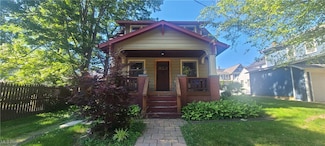 14 Hall St, Chagrin Falls, OH 44022