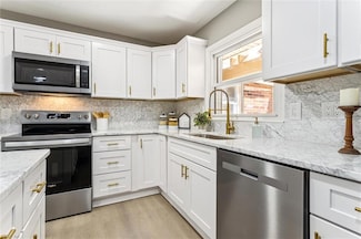 508 E Woodland Dr, Yorktown, VA 23692