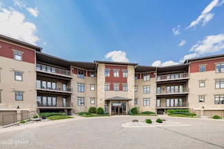 6100 Kings View Dr Unit 201, Grand Forks, ND 58201