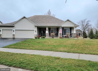 1472 Sophia Dr, Chaska, MN 55318