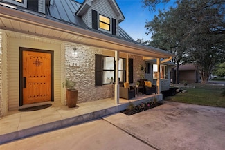 56 Woodcreek Dr, Wimberley, TX 78676