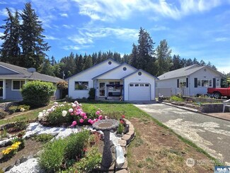 1736 W 15th St, Port Angeles, WA 98363