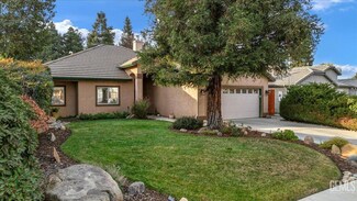 2517 S Virmargo Ct, Visalia, CA 93292