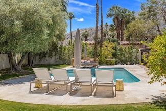 435 W Vereda Sur, Palm Springs, CA 92262
