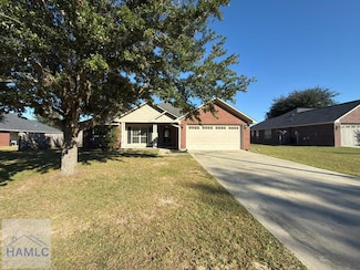 303 Camden Ct, Hinesville, GA 31313