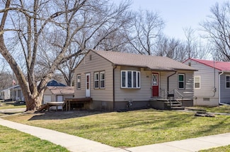1917 27th St, Des Moines, IA 50310