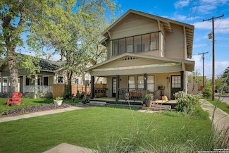 200 Queen Anne Ct, San Antonio, TX 78209