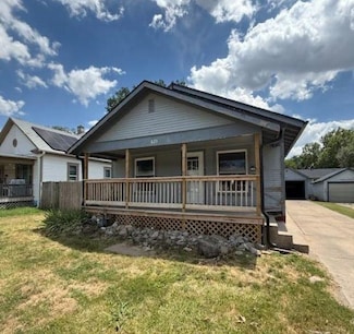823 W South St, Salina, KS 67401