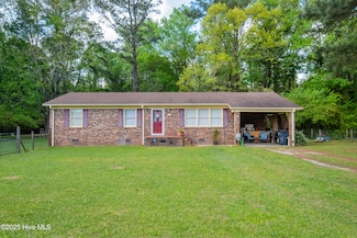 670 Golf Course Rd, Whiteville, NC 28472