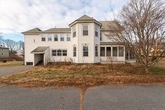19 Chapel St, Shirley, MA 01464