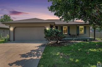 2620 SW Bingham Ct, Topeka, KS 66614