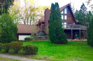 214 Water Ct, New Buffalo, MI 49117