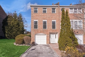 79 Marjorie Ct, Manhasset, NY 11030