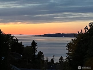 619 SW 297th St, Federal Way, WA 98023