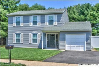 40 Winsted Dr, Howell, NJ 07731