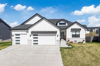 3416 NW Reinhart Dr, Ankeny, IA 50023