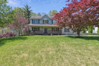 35 Damato Dr, Oakdale, CT 06370