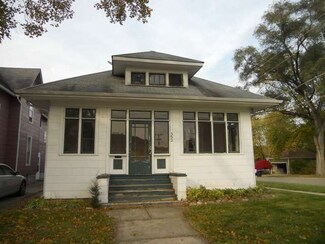 352 Billings St, Elgin, IL 60123